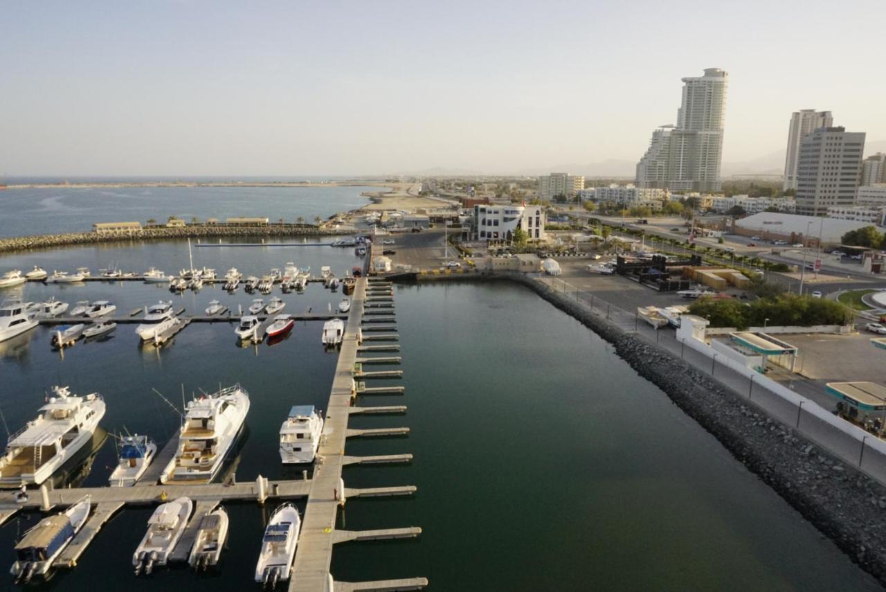 פוג'יירה Al Bahar Hotel & Resort מראה חיצוני תמונה Marina district