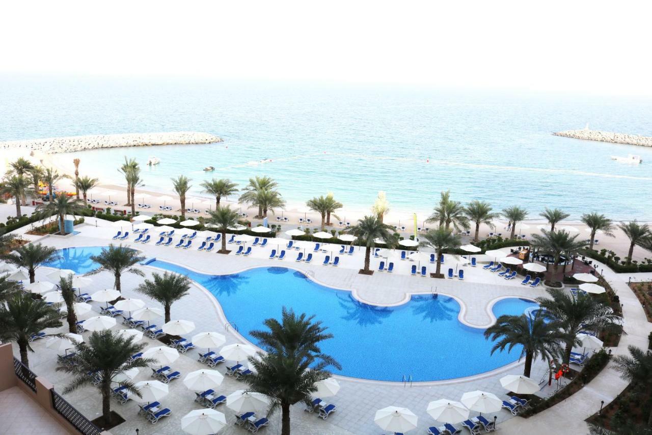 פוג'יירה Al Bahar Hotel & Resort מראה חיצוני תמונה The pool at the Jumeirah Beach Hotel